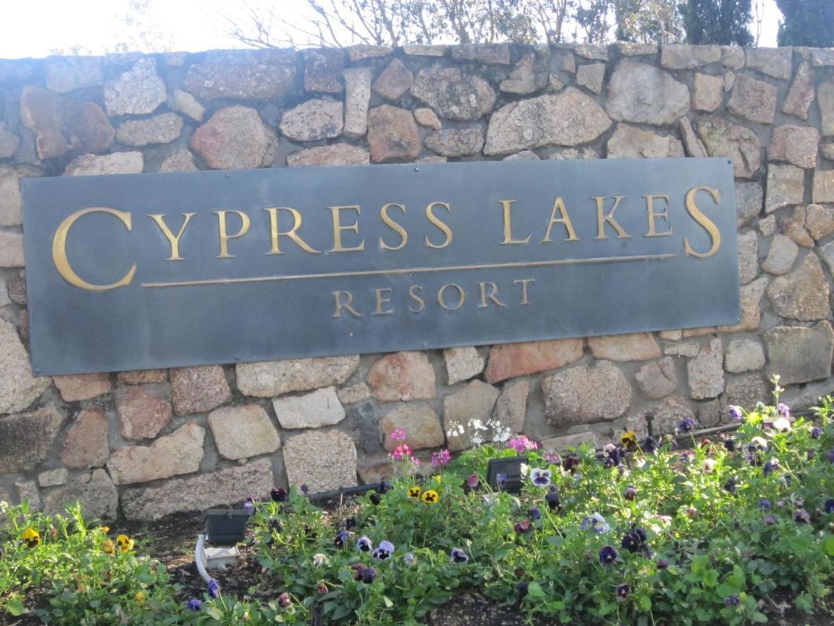 Villa 3br Chianti Located Within Cypress Lakes *
